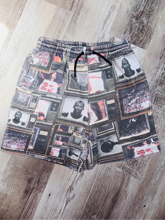 Jordan Other - Jordan Kids Brooklyn Printed Fleece Shorts - Size L